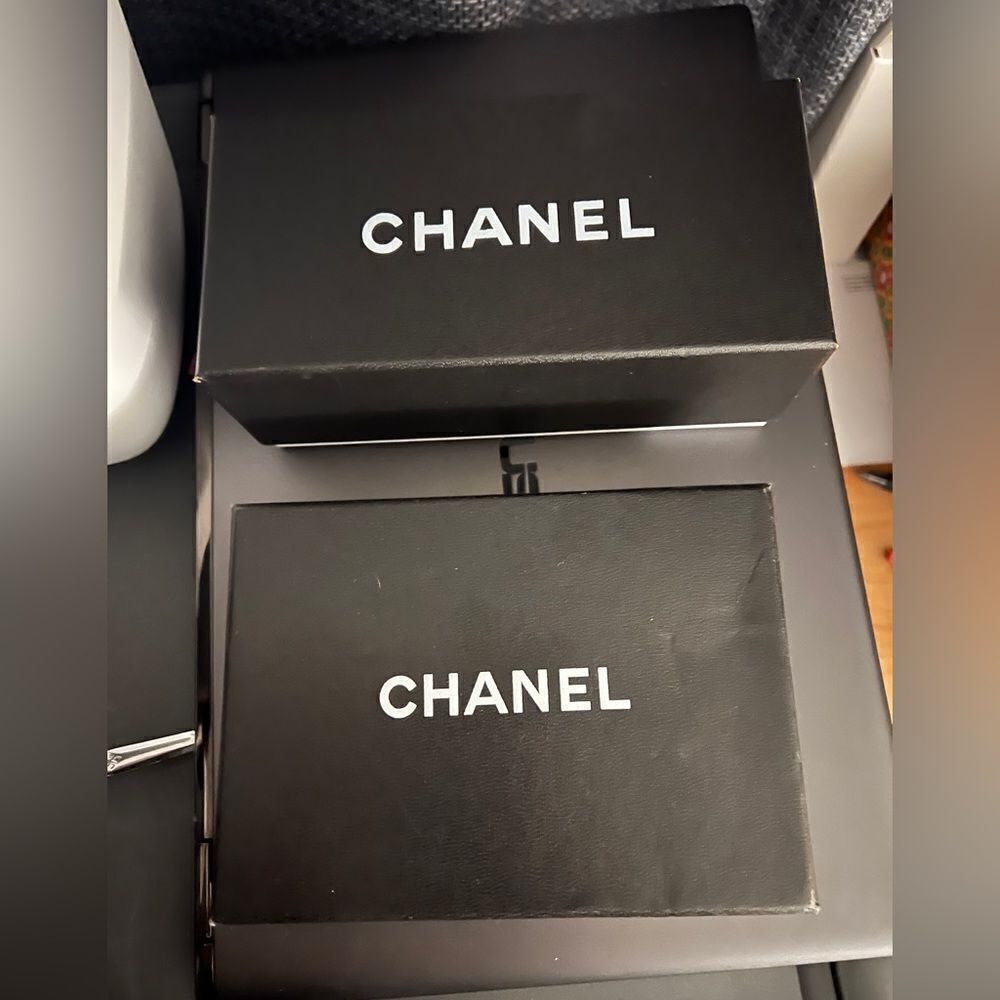 Two Chanel boxes - Picture 2 of 9